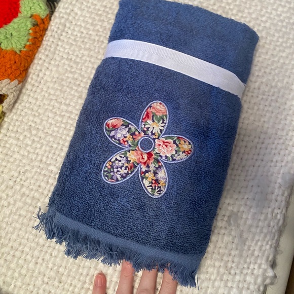 Cute dish towels - Picture 3 of 3